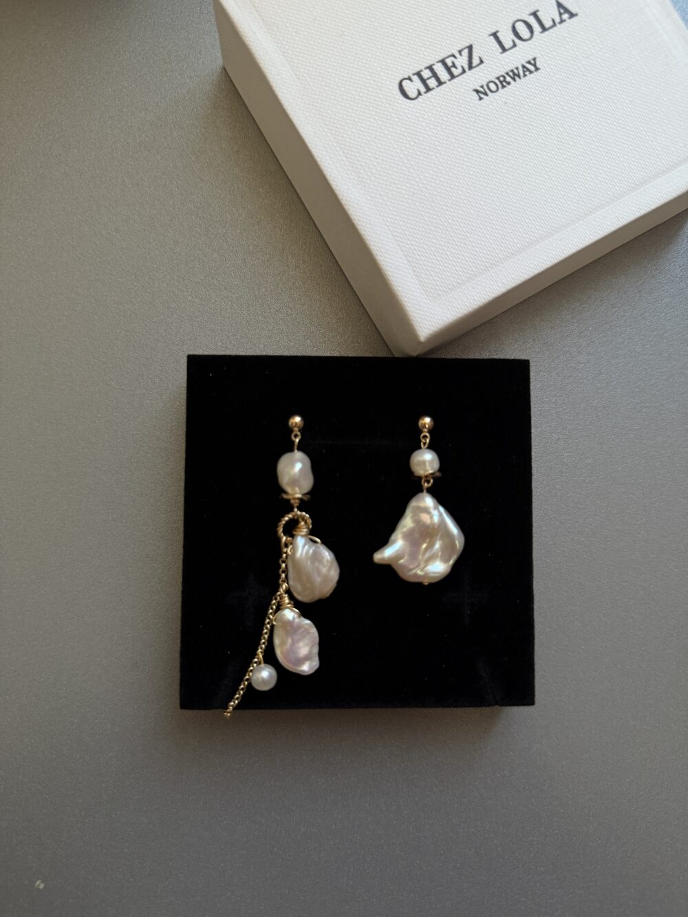 Natural Freshwater Baroque Pearls Earrings