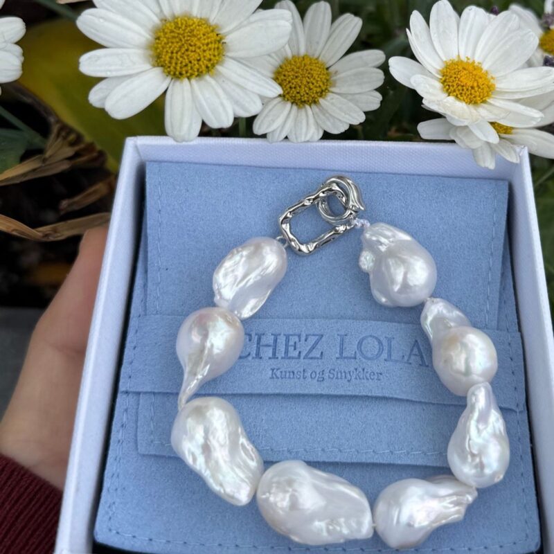 Large Baroque Pearls Bracelet