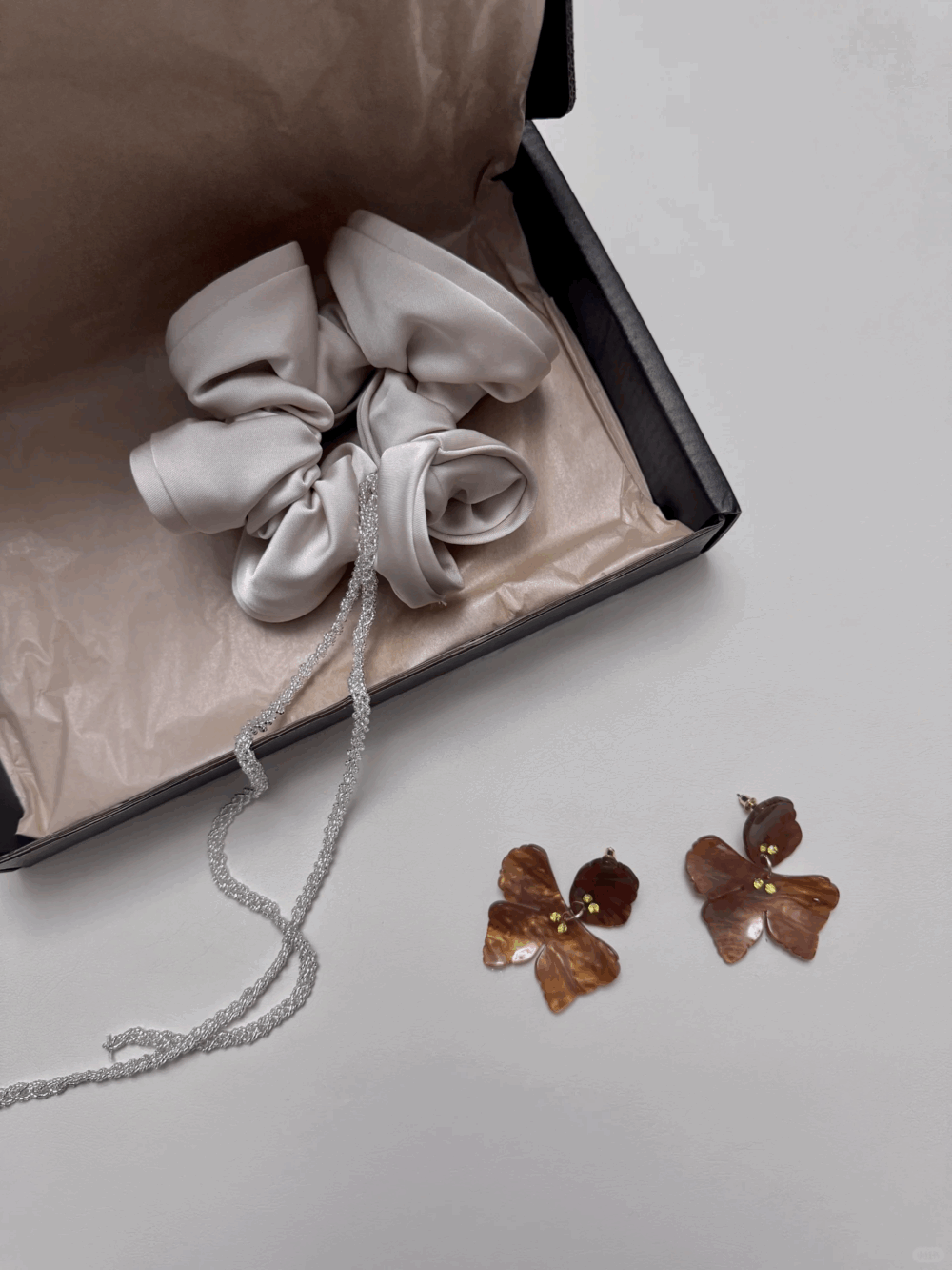 Tassel Muse-Lola Silk Tassel Scrunchie