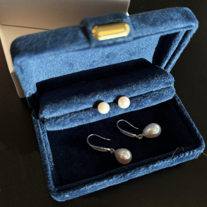 Timeless natural Pearls earrings Set