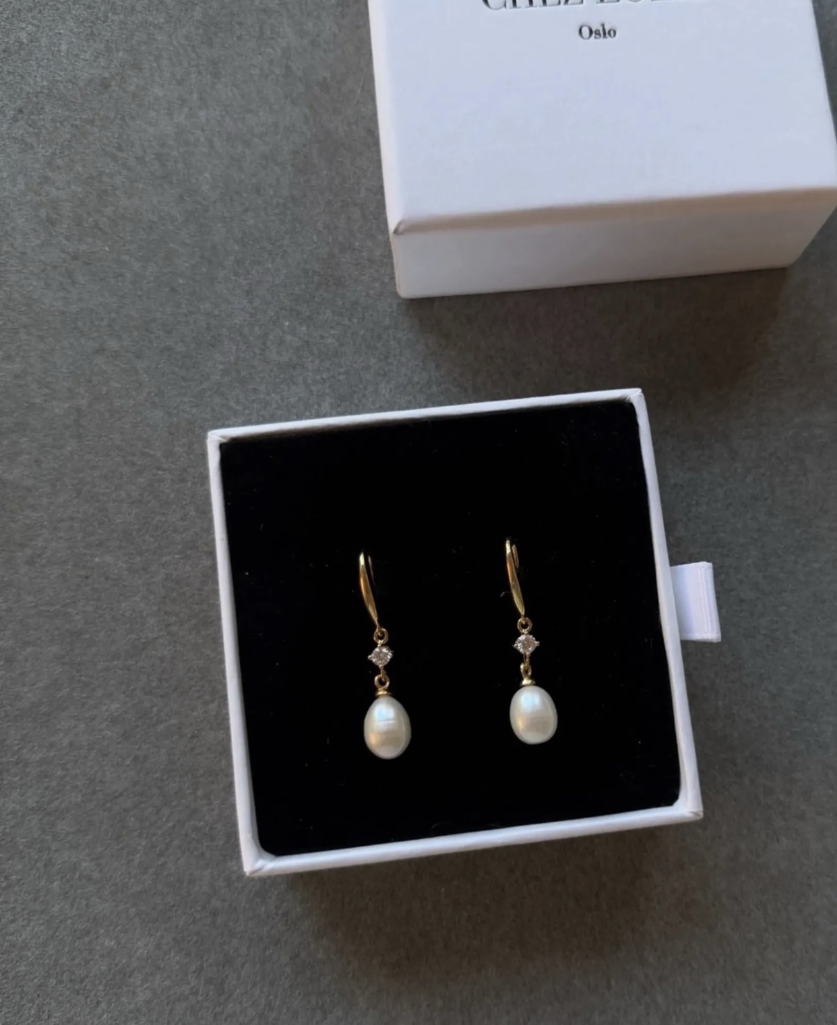 Clara Freshwater Pearl Earrings - Bilde 4